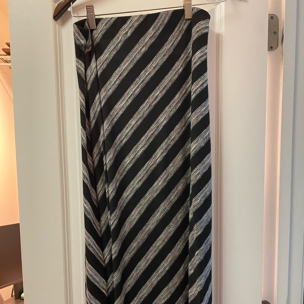 Sophie Max long maxi skirt. Size XS